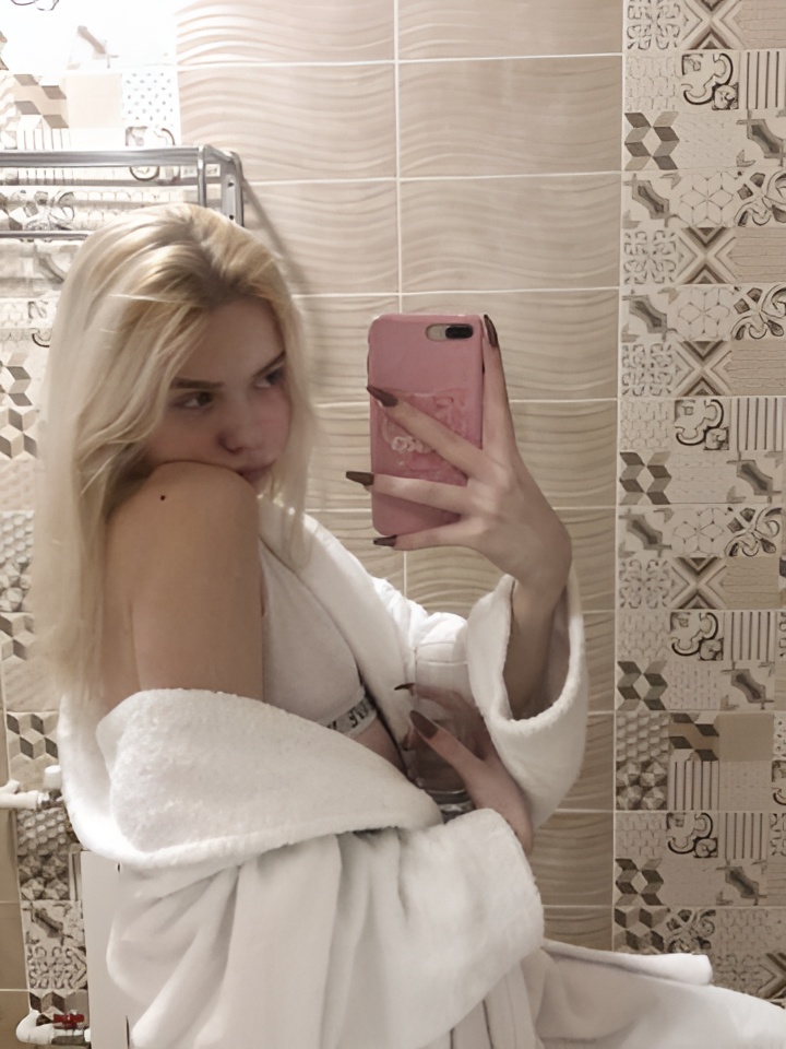 Снежана привлекальеная девушка из Барабаш цена от 4000 руб