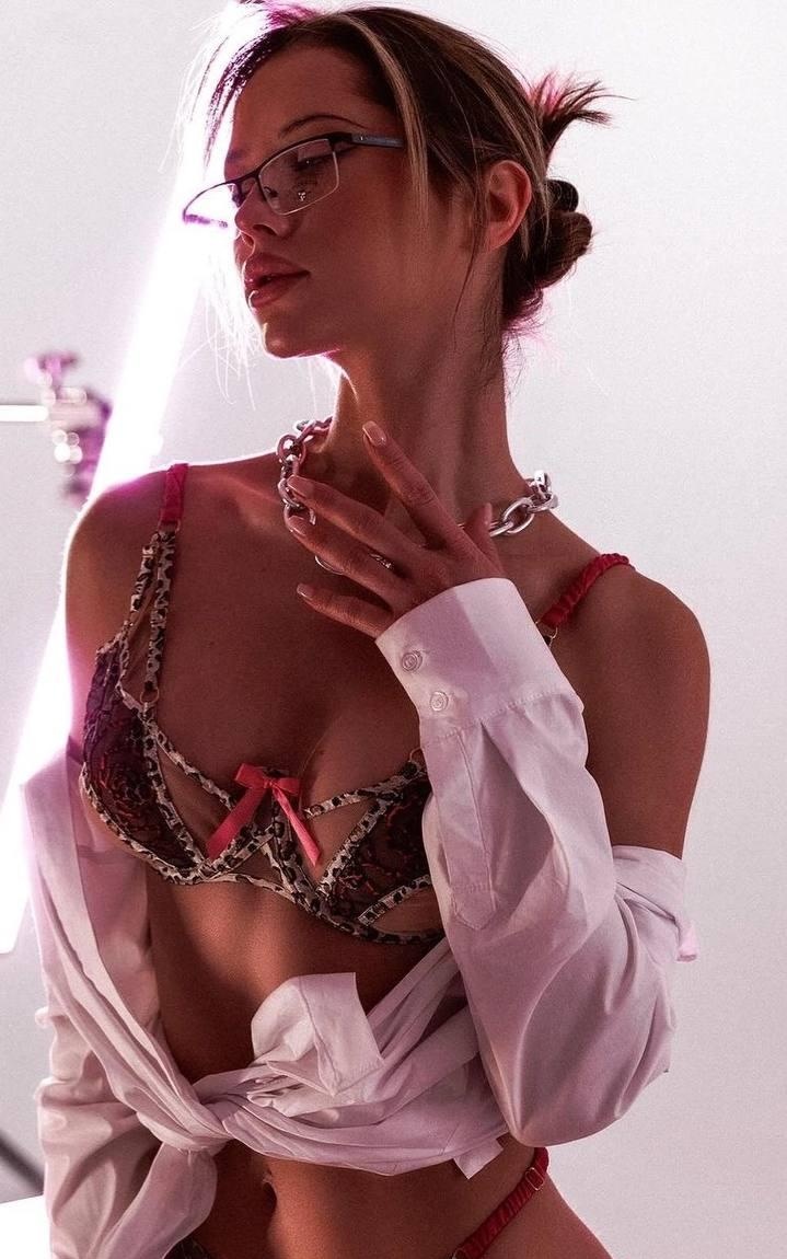 Мила привлекальеная девушка из Барабаш цена от 6000 руб