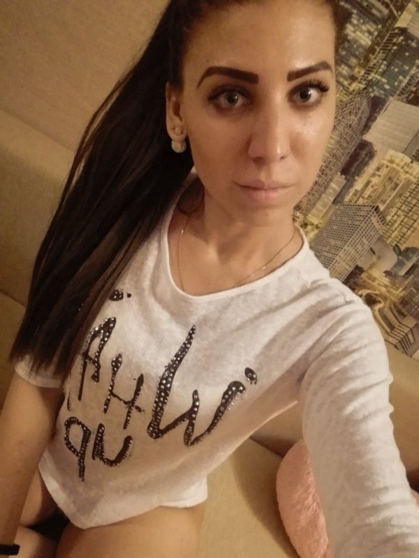 Людмила привлекательная девушка из Барабаш цена от 3000 руб